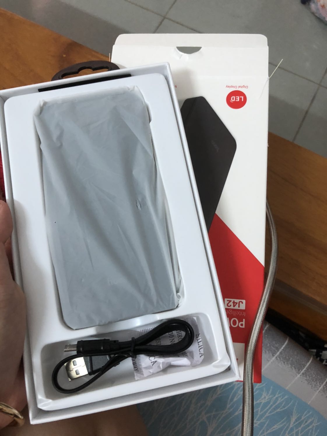 đóng hợp rất kĩ càng mình rất thích , sạc rất nhanh và nhỏ gọn vừa tay , cám ơn tiki