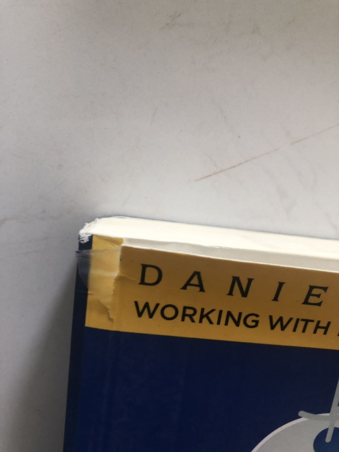 Mình nhận được cuốn sách cũ không khác gì đã qua sử dụng lâu rồi