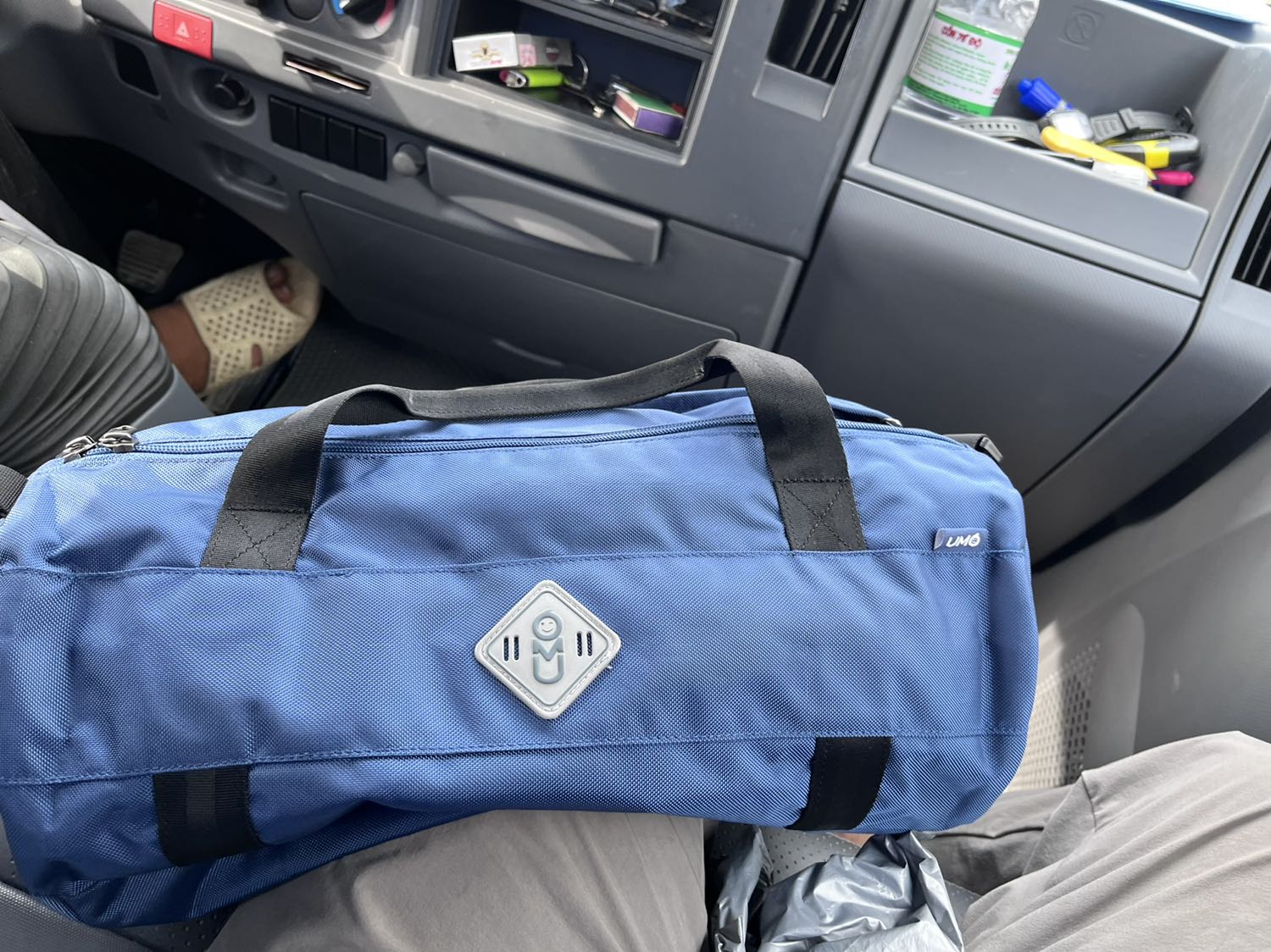 Chất liệu *** cao cấp! Vừa tay cầm.
Vận chuyển nhanh gọn, đóng hàng có tâm! 
Ngăn bên trong thiết kế thông minh, banh bóng quá chuẩn cơm trong tầm giá.