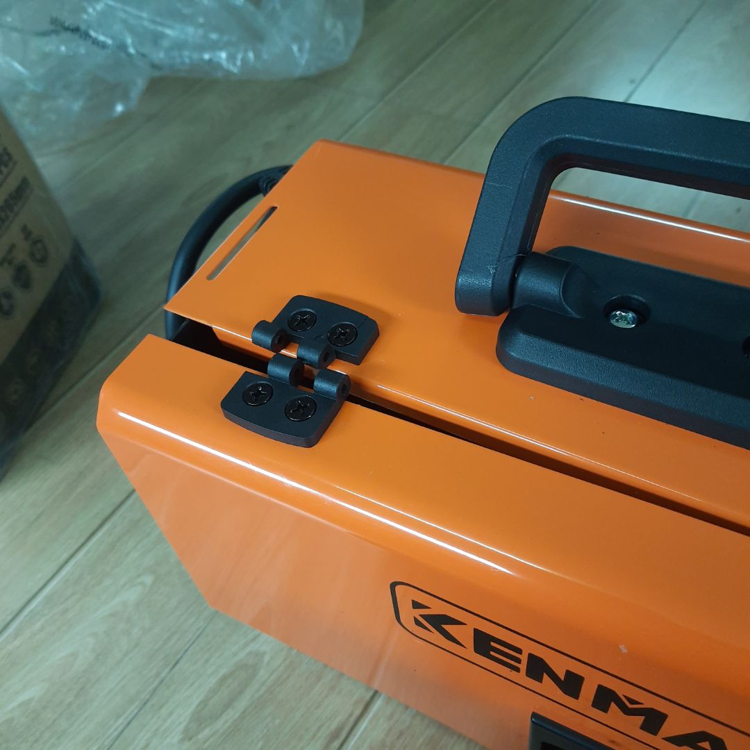 vỏ máy xước. 2 bản lề vễ hết. hộp cuộn hàng vỡ