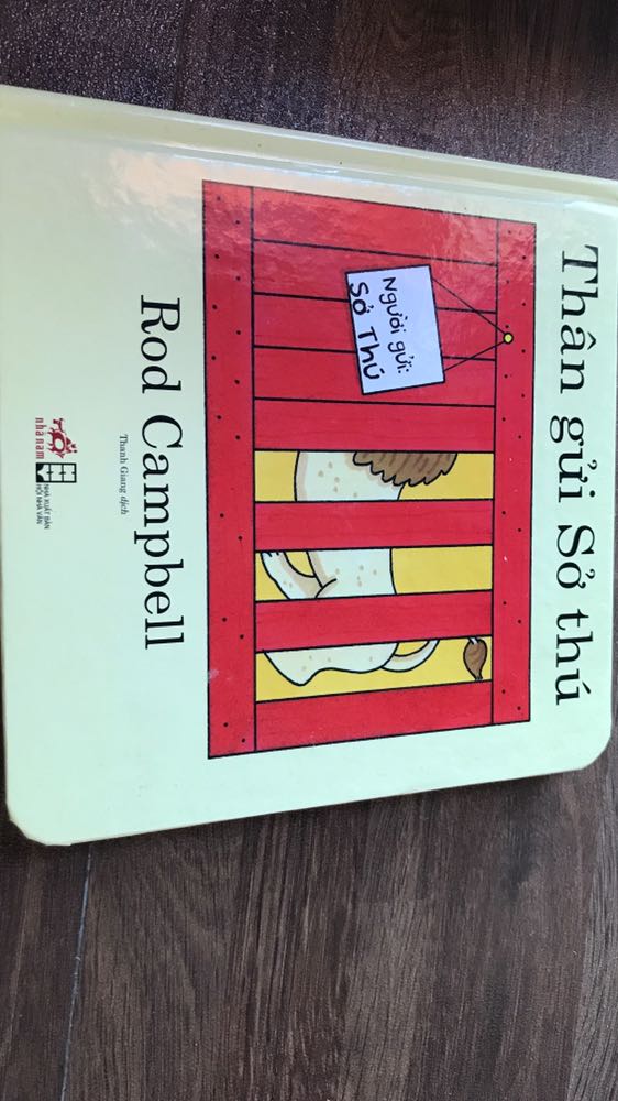 Sách giấy dày, mực in đẹp, nội dung và hình ảnh thú vị sinh động lắm ạ.