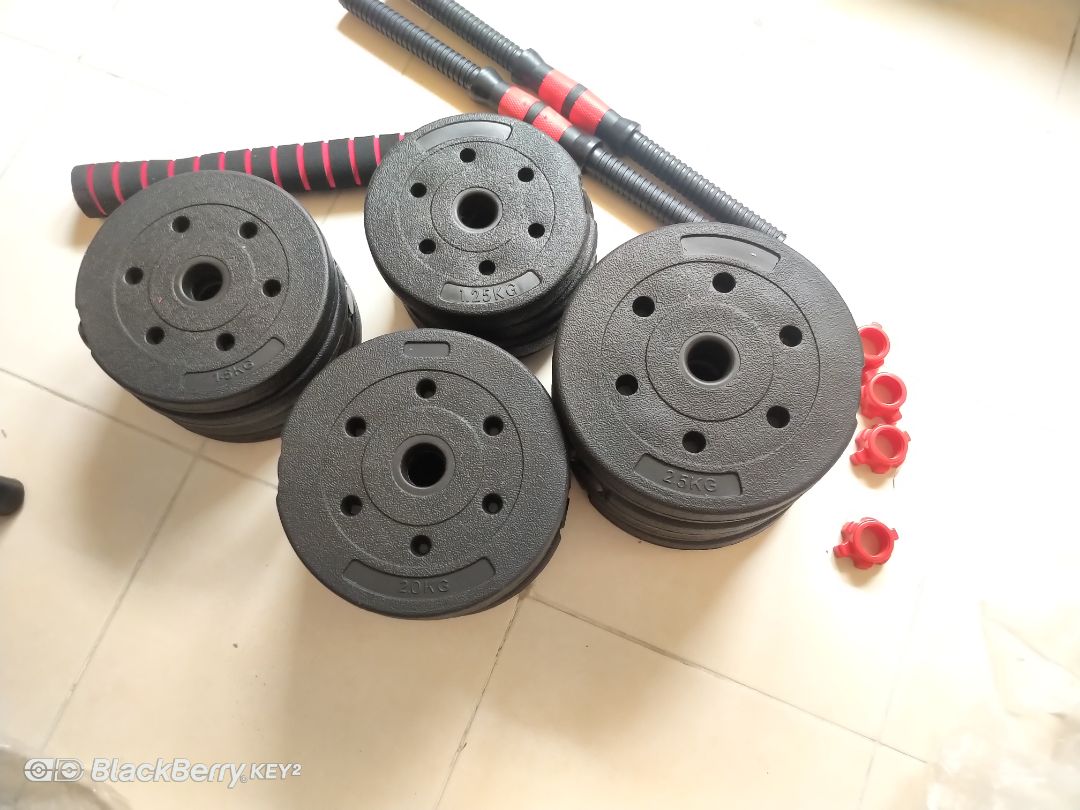 Giao hàng nhanh hơn dự kiến, không ngờ là quá nặng như thế. Tuy nhiên có 1 viên bị lỗi 1 tí, tạm chấp nhận.