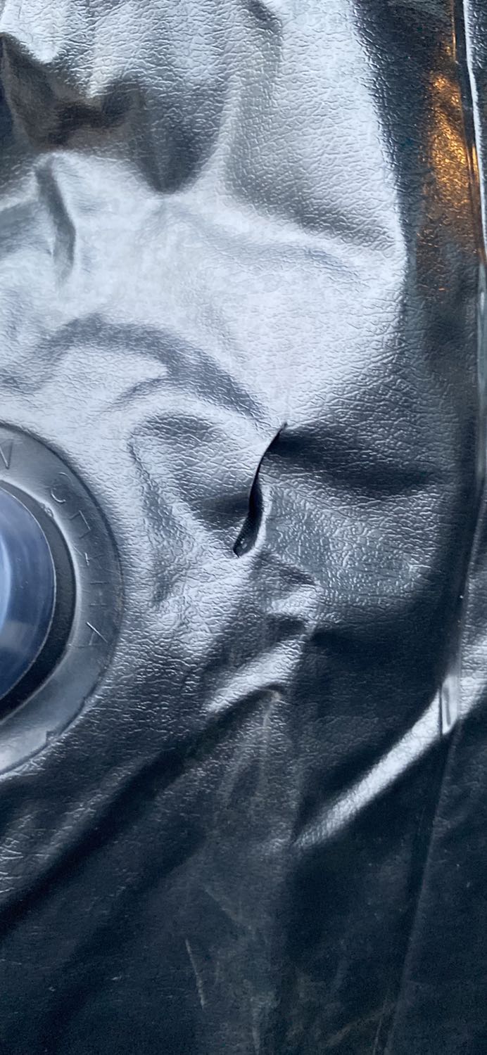 Shop bán sản phẩm lỗi tôi muốn trả lại
Bơm hơi thiếu vòi
Đệm bị bục
Gối bị hở
Ko dùng đc