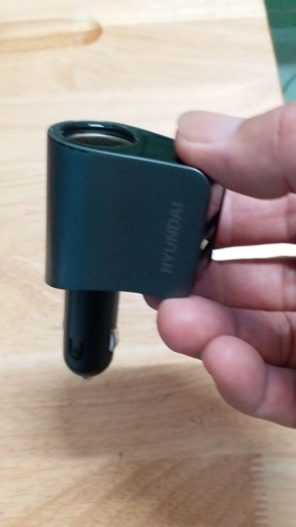 hàng nhận được ko giống như hình ảnh trên trang...nhưng thấy cũng đẹp rất ok...chưa dùng nên ko biết sạc nhanh ko...nói chung ổn so với tầm giá