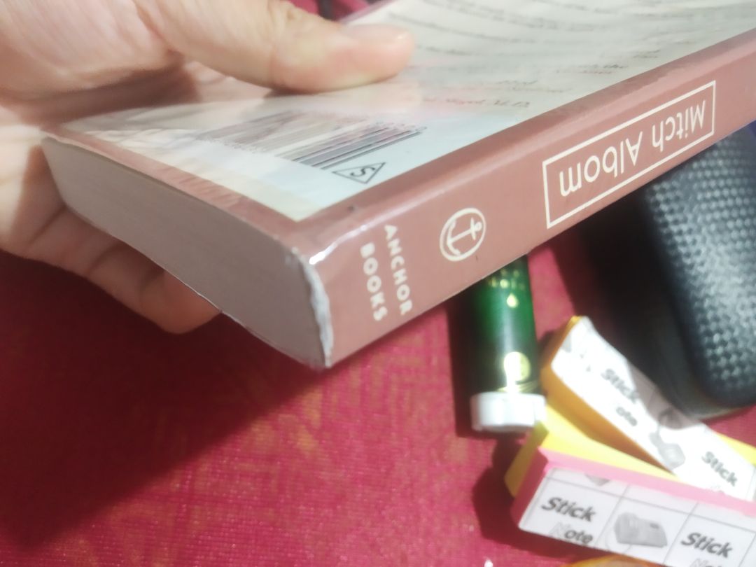 Sách bao bọc kĩ nhưng mà vẫn bị trầy. Chữ rõ ràng dễ đọc thêm vào đó sách cũng nhỏ nhắn xinh xắn nên rất ổn áp ạ. Sách bao bọc kĩ nhưng mà vẫn bị trầy. Chữ rõ ràng dễ đọc thêm vào đó sách cũng nhỏ nhắn xinh xắn nên rất ổn áp ạ.