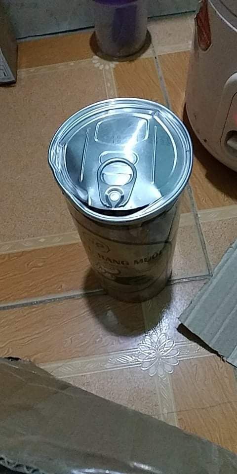 tiki giao hàng đúng hẹn.. mình đặt 2 hũ hạt điều, 2 đậu hà lan, 1 dong biển.. 1 lọ bị bung nắp.. mong shop kiểm tra hàng cẩn thận.. mình chưa ăn lên chưa đánh giá được. cho shop 4 sao