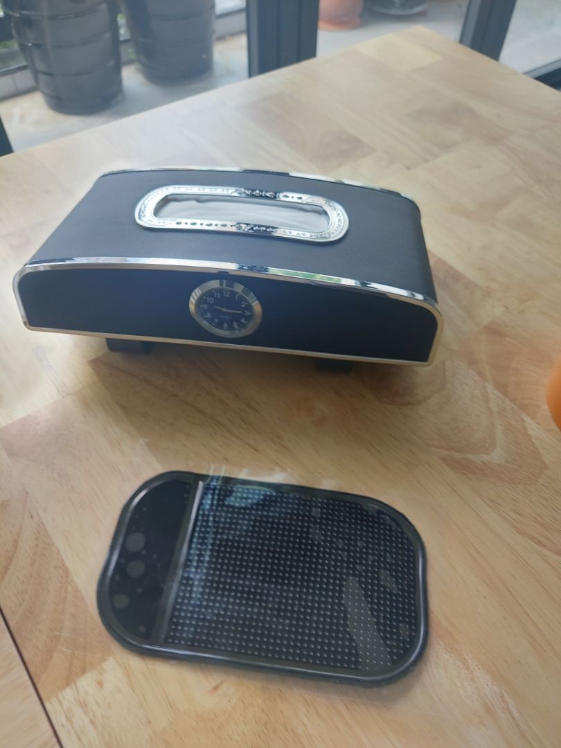 nhìn đẹp. mà đồng hồ k chạy, ko biết còn pin k nữa