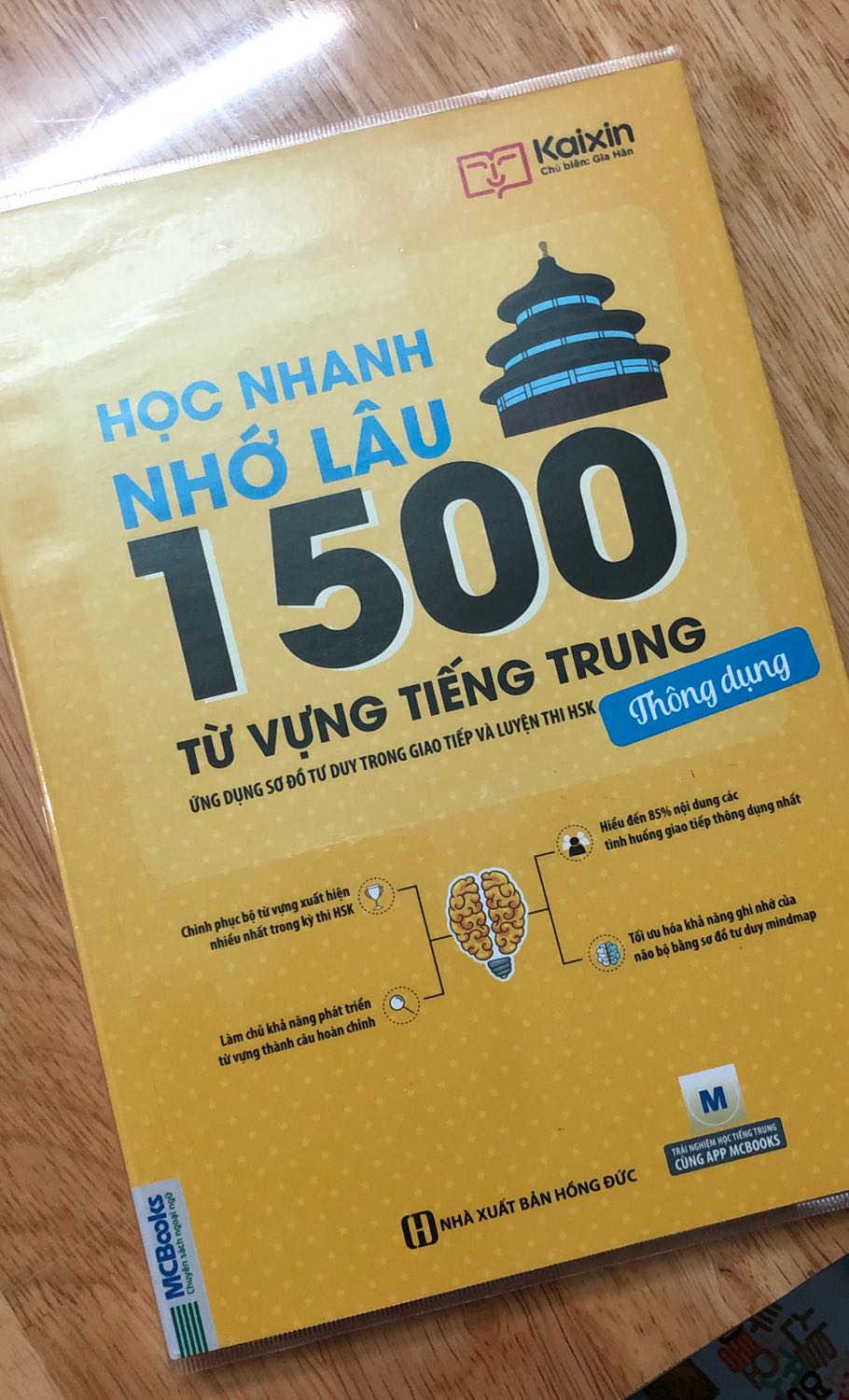Đối với những người mới bắt đầu cơ bản / sơ cấp thì ko thể thiếu 1 cuốn giáo trình đúng chuẩn đúng tầm. MC BOOKS thật sự đang làm rất tốt sứ mệnh cung cấp sách ngoại văn. Ngoài ra dịch vụ của Tiki Trading quá tốt: Lấy hàng gói hàng 45p; Giao hàng trong vòng 30p. Bọc sách Tikicare kĩ càng. Chưa bao giờ thất vọng Đối với những người mới bắt đầu cơ bản / sơ cấp thì ko thể thiếu 1 cuốn giáo trình đúng chuẩn đúng tầm. MC BOOKS thật sự đang làm rất tốt sứ mệnh cung cấp sách ngoại văn. Ngoài ra dịch vụ của Tiki Trading quá tốt: Lấy hàng gói hàng 45p; Giao hàng trong vòng 30p. Bọc sách Tikicare kĩ càng. Chưa bao giờ thất vọng