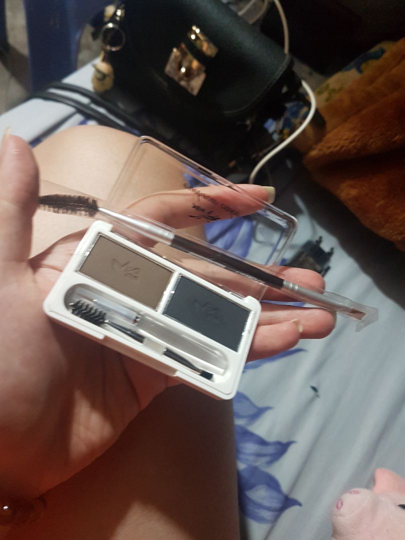 bột mịn khá bền màu cọ mềm vừa tay dễ sử dụng. giao hàng nhanh đóng gói cẩn thận