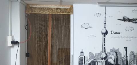 Dễ thao tác, lắp đặt. Sản phẩm phù hợp với cửa phòng nhỏ 80cm. Nam châm mềm chưa biết từ tính có được lâu dài không. Được cái là mấy đêm rồi ngủ ngon, không bị muỗi làm phiền.