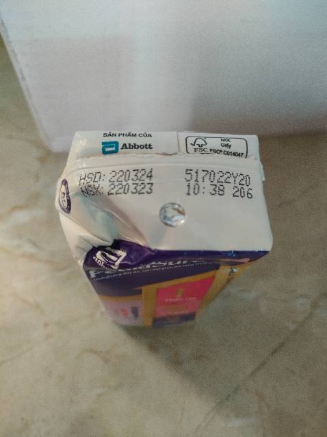 Không hài lòng hộp sữa móp méo chán ko thể tả được cho con uống mất hết cả tự tin