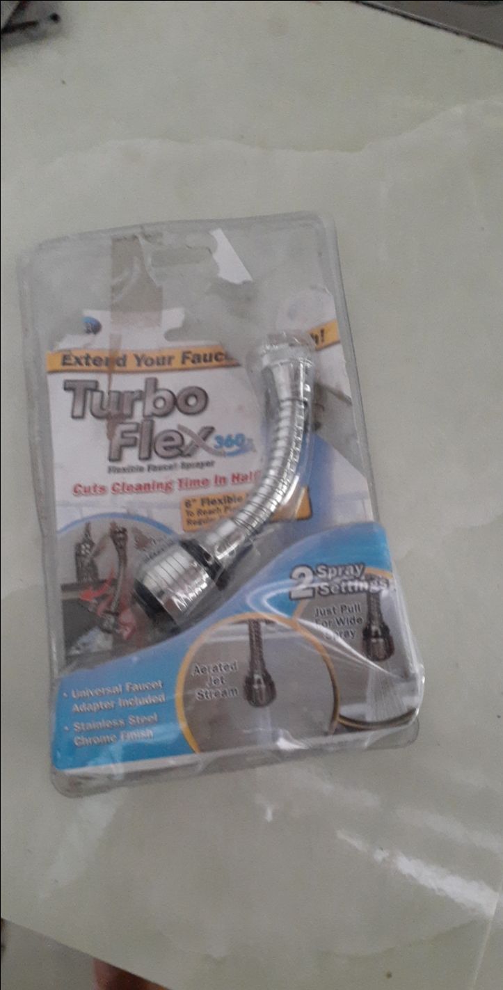 bán hàng *** đảo, gửi mình vòi sen không có nút công tắc trong khi mình mua có nút công tắc. mong tiki xem lại nhà cung cấp này. dây lắc lư k cứng.