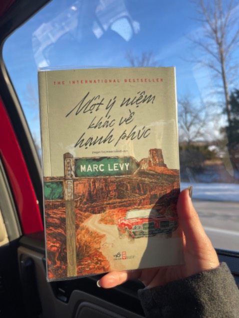 Một cái kết viên mãn cho trái tim tử tế của Agatha - vì bà đã quen được gọi như vậy. Từng câu chữ, từng hành động, từng lời nói, những chi tiết dần hé lộ ở đoạn cuối con đường, đã khiến mình hiểu làm sao mà những đồng đội cũ đã không bao giờ quay lưng lại với người phụ nữ ấy. Một con người xứng đáng với những điều tốt đẹp, nhưng lại bị phản bội bởi người thân yêu nhất, đến cuối cùng lại nhận lại quá nhiều đắng cay. Yêu thích là có nhưng đồng thời cũng đầy sự căm phẫn dành cho sự lạnh lùng và ích kỷ của một nhân vật khác. Đến cuối cùng, vẫn là một tác phẩm mà khi đọc đến những trang cuối mình đã cảm thấy hài lòng.