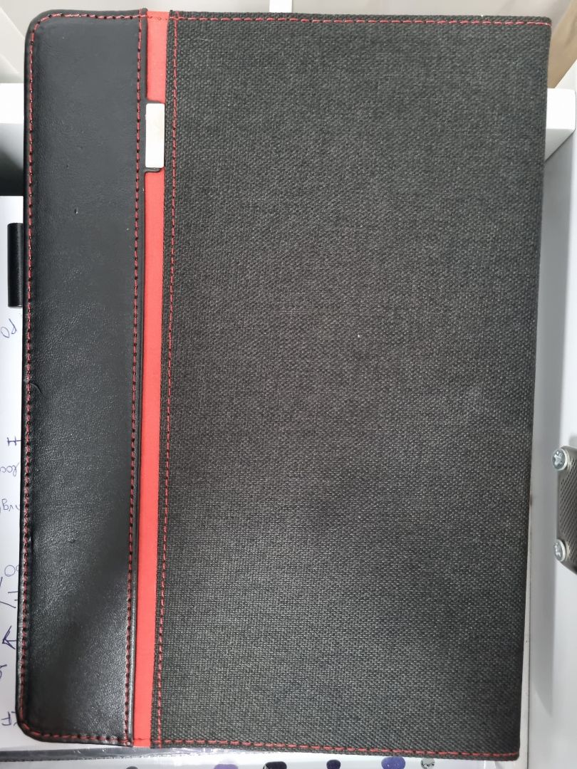 Sản phẩm như hình. Cứng cáp. Cái trước mình dùng cả năm mới đổi vì cũ do dùng lâu chứ không bị rách gì hết. Giá ổn