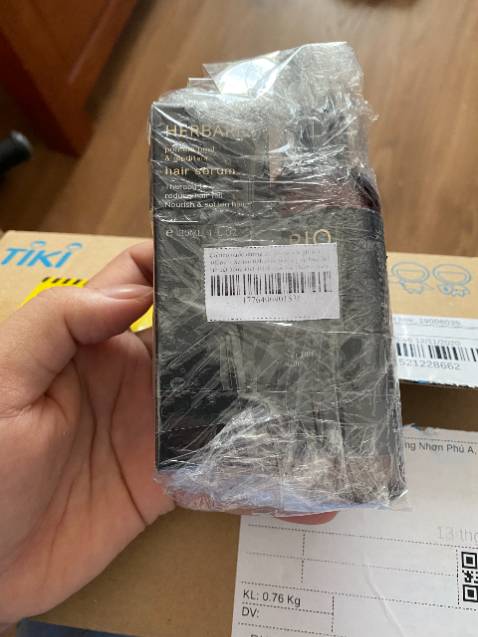 Hài Lòng Serum tốt, ko bị bết da đầu như loại khác, còn xịt bưởi và bồ kết thơm để chịu. giao hàng nhanh và đóng gọi cẩn thận. Hết hộp này sẽ mua tiếp của shop.