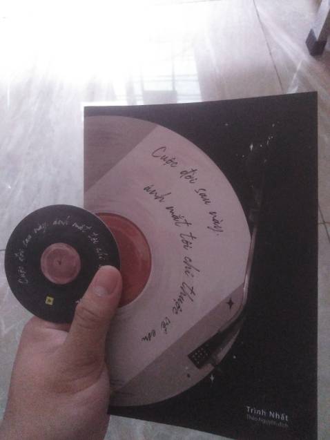 Sách gửi về hơi bụi, book mark bị quăn chút chút nhưng còn lại thì okee giao hàng nhanh