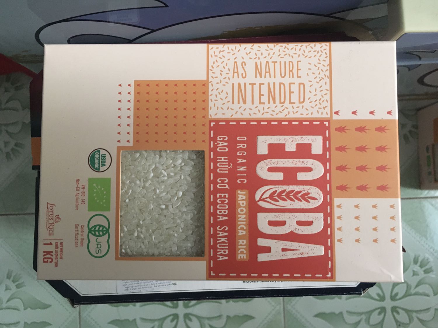 Hạt gạo chưa được đều, có hạt tròn, có hạt thuôn dài, gạo nấu cháo cho bé mềm. Mình mua lúc khuyến mãi 99k/kg với thêm mã giảm tiki nên cũng được