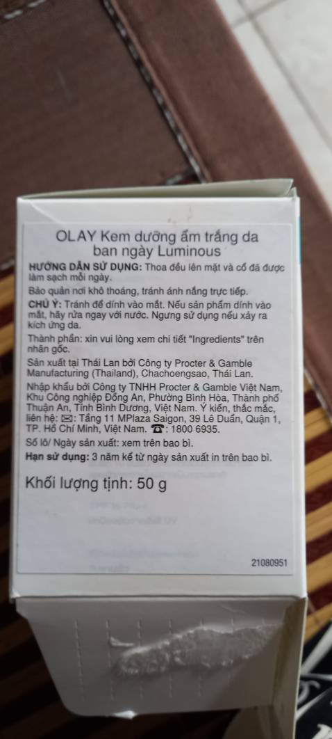 Mình vừa nhận được sản phẩm Olay Luminous Light Perfecting Cream 50g đặt mua từ shop. Mình có một thắc mắc cần được giải đáp:

Hũ kem bên trong ghi “For India Only” – nghĩa là chỉ dành riêng cho thị trường Ấn Độ.

Tuy nhiên, vỏ hộp bên ngoài là bản có tem tiếng Việt, nhập khẩu chính hãng tại Việt Nam.
=> Như vậy, hũ và hộp không trùng khớp, khiến mình lo lắng không biết sản phẩm có đúng chính hãng và an toàn không.