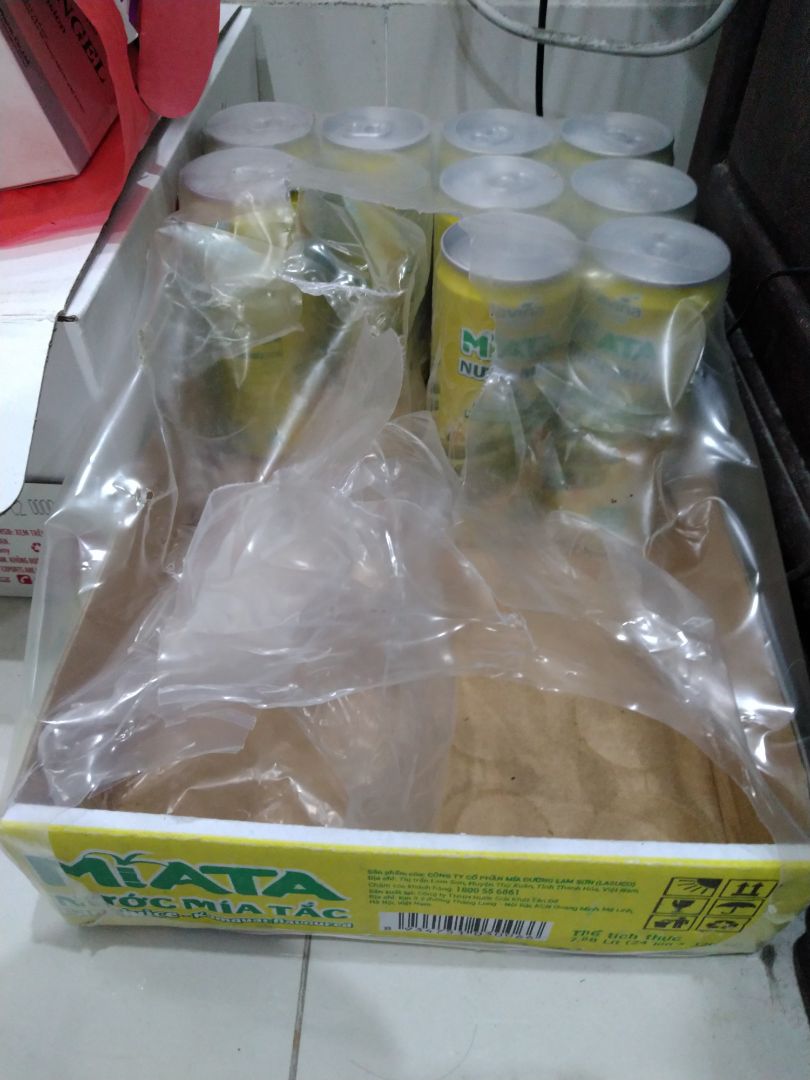 Mía khá thơm nhưng hơi bị ngọt, mình uống phải pha thêm nước lọc.