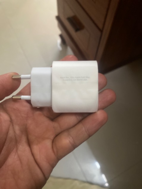 Giao nhanh, đóng gói cẩn thận, chính hãng, sạc nhanh.