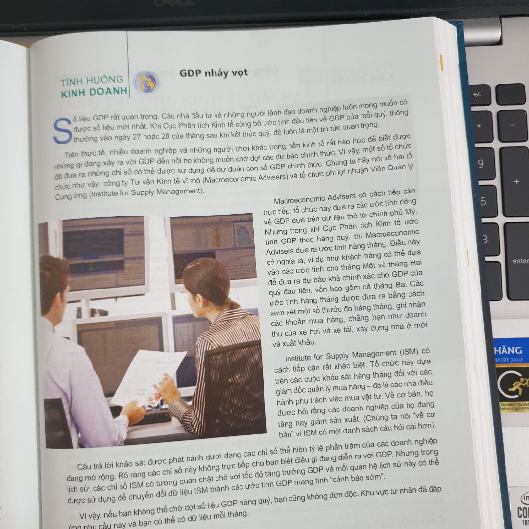 Sách hay và đáng mua, không uổng danh tác giả là chủ nhân duy nhất của giải Nobel kinh tế 2008. Người đọc có thể chưa học qua kinh tế nhưng đọc chậm trãi thì cũng hiểu được các kiến thức cơ bản của Kinh tế học. Mỗi phần tác giả đều đưa ra các tình huống thực tế và câu hỏi thực hành để nắm chắc và dễ hiểu hơn về kiến thức đã đọc.
Sách được in màu hoàn toàn và đóng quyển cẩn thận. Sách hay và đáng mua, không uổng danh tác giả là chủ nhân duy nhất của giải Nobel kinh tế 2008. Người đọc có thể chưa học qua kinh tế nhưng đọc chậm trãi thì cũng hiểu được các kiến thức cơ bản của Kinh tế học. Mỗi phần tác giả đều đưa ra các tình huống thực tế và câu hỏi thực hành để nắm chắc và dễ hiểu hơn về kiến thức đã đọc.
Sách được in màu hoàn toàn và đóng quyển cẩn thận.