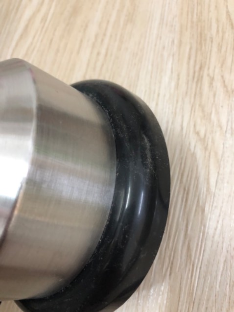 máy bụi nhiều và nhìn hơi cũ. giá 170k thấy hơi cao so với chất lượng. hộp máy cũng ko có hdsd, chỉ có mỗi cái hộp te tua với cái máy. lưỡi xay ok, nát 80% thôi ko được mịn lắm. mình mua xay dược liệu nên vậy cũng được r