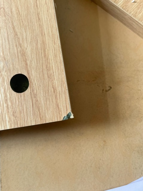 Cạnh góc bị trầy xước quá nhiều v.v…