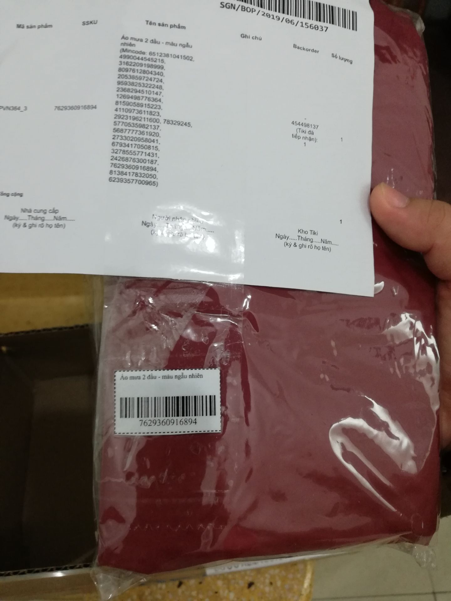 giao hàng không đúng mẫu, đề nghị shop đổi lại hàng, làm ăn *** đảo, đưa hình một kiểu, gửi một kiểu