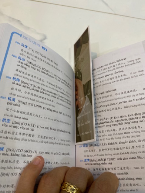 Sách mới, đẹp, giá rất tốt so với thị trường. Được tặng kèm book mark nữa, rất hài lòng.