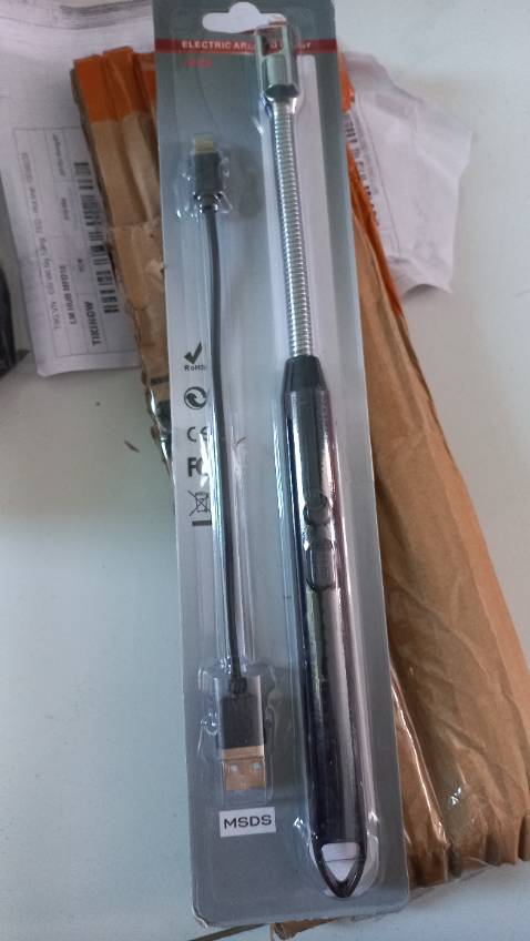 Chọn cây màu xanh mà giao màu đen,hoạt đông tốt, thấy đèn báo pin còn nhiều nên chưa sạc ko biết khi sạc thì thế nào