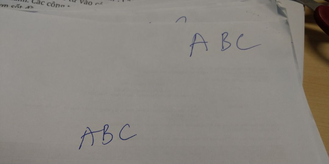 Mực nhanh khô nên không bị lem ngay sau khi viết 
Nhưng lại bị hằn sang trang sau của giấy
Overall: 8 5/10