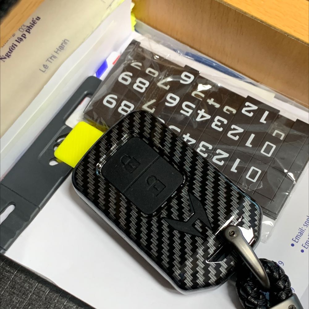 Sản phẩm trong ảnh mô tả có 3 nút nhưng lại giao mình loại 2 nút, đề nghị Tiki đổi lại sản phẩm phù hợp (loại 3 nút như ảnh mô tả) giúp mình.