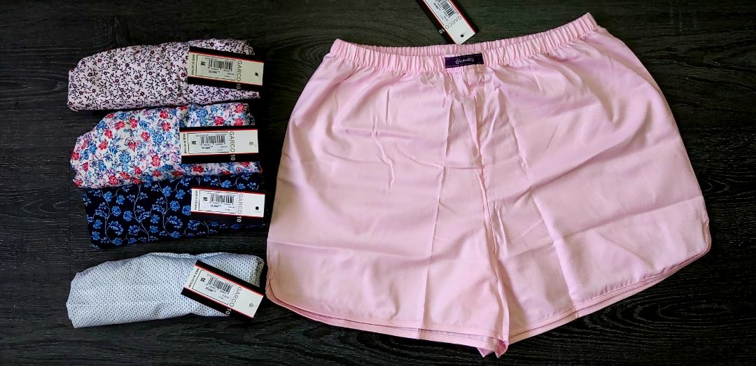 Đúng kiểu mình thích, 5 màu đều ưng. Chất liệu vải mát, mỏng nhẹ. Đường máy cẩn thận, cạp quần vừa ko bị thít vào bụng.
Dịch vụ Tiki rất nhanh (giao sớm hơn dự kiến 5 ngày), gói hàng cẩn thận. Like & Thanks!