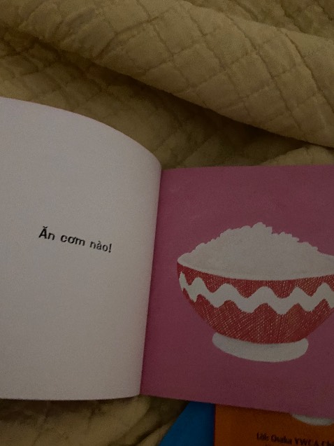 Phương châm của nhà mình là con đọc sách vui vẻ, tự phát huy sáng tạo, quan sát chứ ko đặt nặng học kĩ năng hay kiến thức. và mình thấy sách bên này phong cách nhật bản rất hay, phù hợp tâm lí các bạn nên con thích lắm