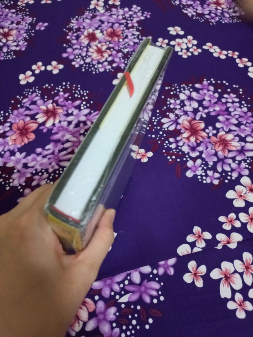 Đầu tiên là sách được bao bọc kỹ, bìa cứng, mình mới đọc được vài trang đầu thôi nhưng chắc là 1 cuốn sách hay... 1 khi đã thích và muốn học hỏi thì mình thấy mỗi cuốn sách sẽ mang lại giá trị khác nhau.