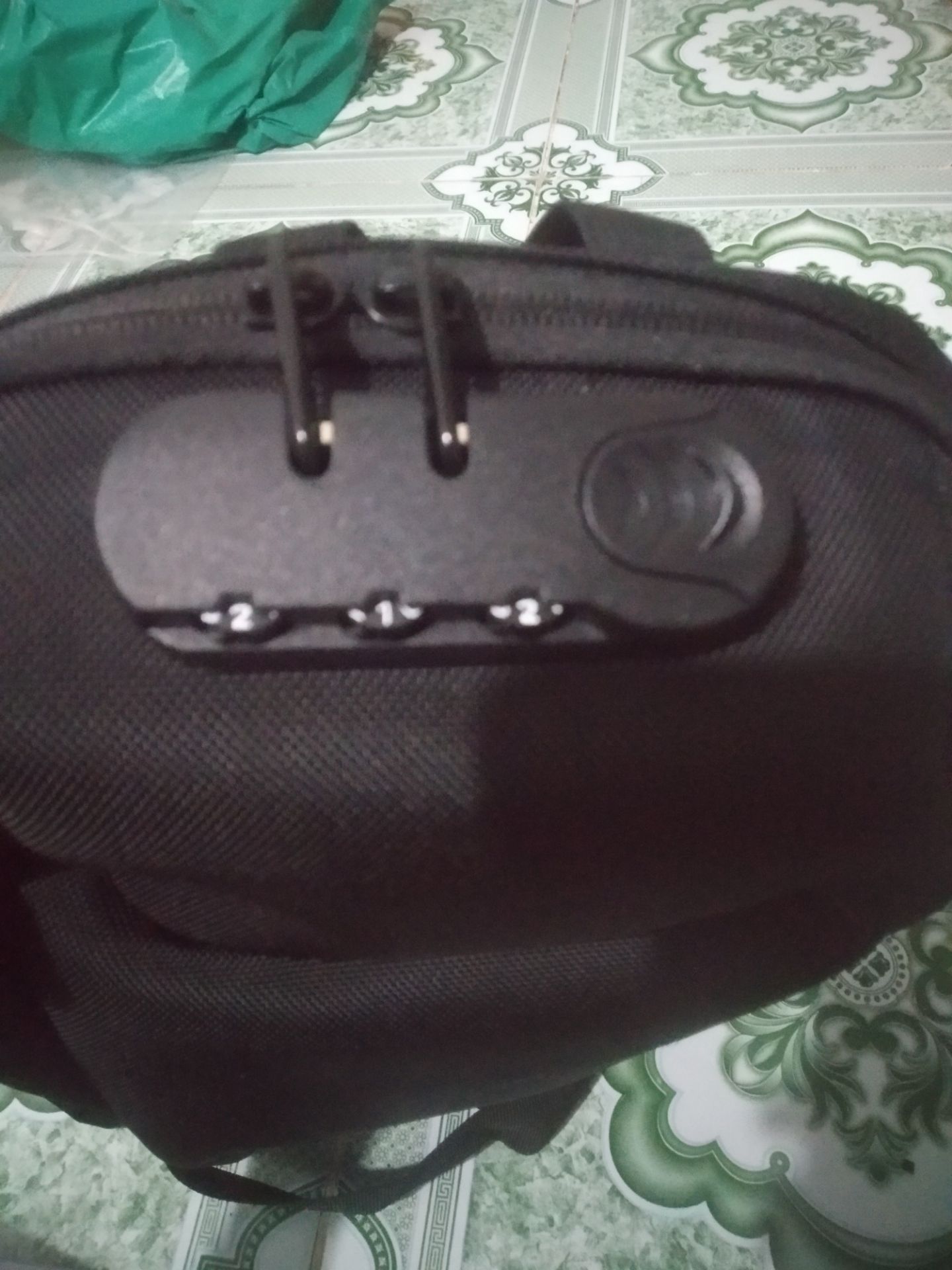 dây đeo khá là dài dù đã rút hết cỡ...hàng khá đẹp giống như hình...giao hàng hơi lâu nên 4* nhé dây đeo khá là dài dù đã rút hết cỡ...hàng khá đẹp giống như hình...giao hàng hơi lâu nên 4* nhé