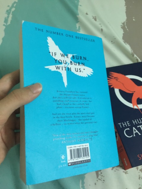 Sách không trong tình trạng tốt nhất. Hơi bị công và xấu nhưng ko sao. Sách không trong tình trạng tốt nhất. Hơi bị công và xấu nhưng ko sao.
