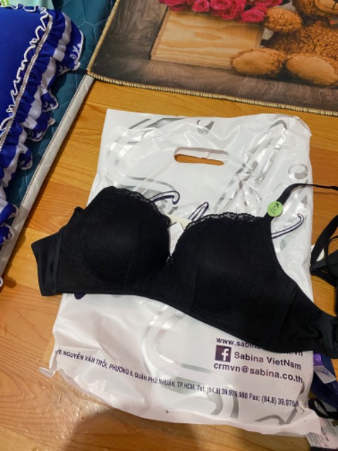 Mình đặt 2 lần nhiều size nhưng vẫn ko vừa vì quá rộng, tiy nhiên sp rất đẹp, mn nên đặt lùi lại 1 size so với cỡ bình thg