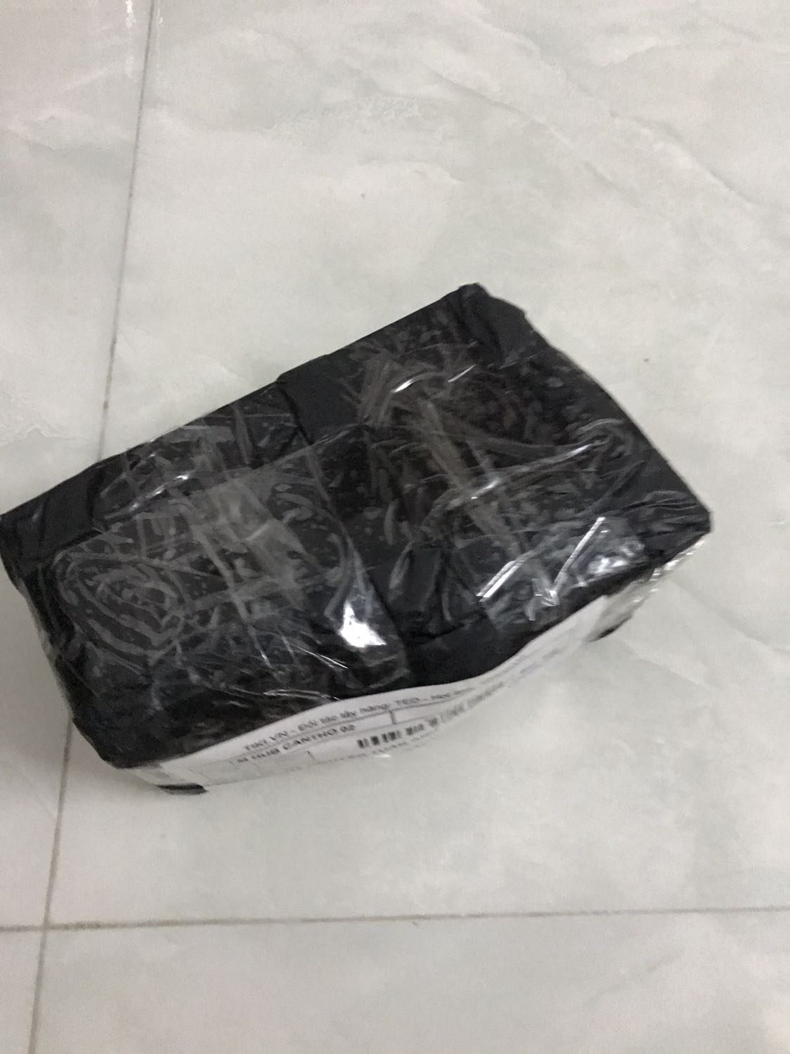 Sản phẩm giống mô tả, *** thử hình ảnh sắc nét. Đầy đủ linh phụ kiện lắp đặt. Cài đặt dễ dàng qua app imou life
Giao hàng nhanh. Nói chung là khá ưng