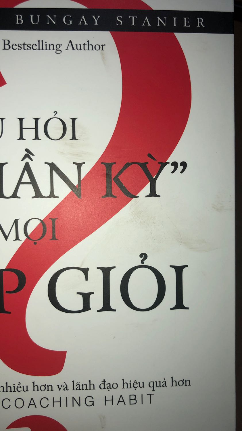 Sách mới, bìa trắng nhưng không được sạch sẽ. Mong các bạn cẩn thận kiểm tra trước khi đóng gói giao cho khách