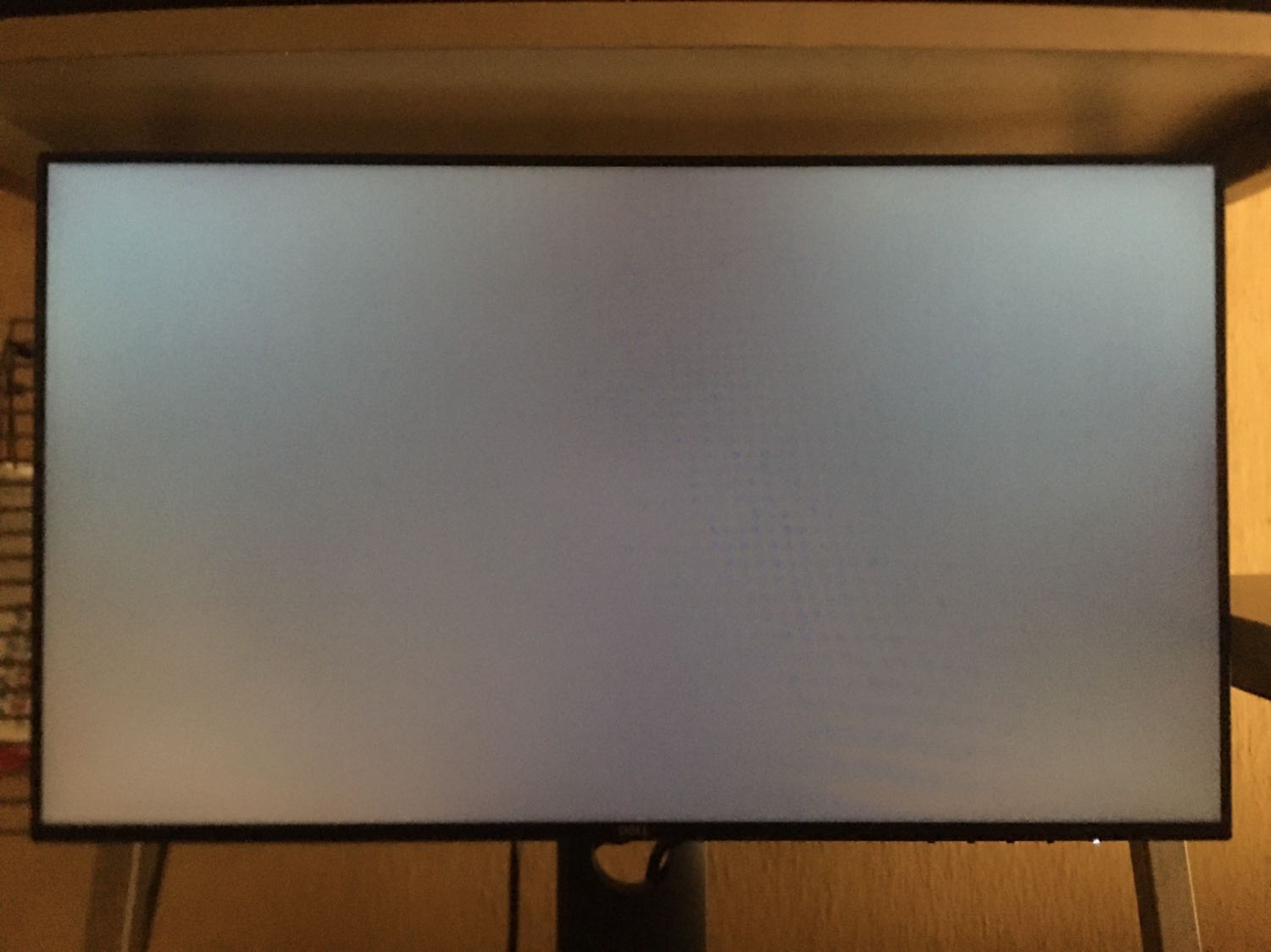 Về Tiki:
 - Giao nhanh, nhưng đưa kình thùng bị lủng 1 ít ngay màn hình thì hơi k thích
 - Lúc mới nhận thì hơi lo do nó lủng 1 lỗ ngay mặt thùng màn hình luôn nhưng may mở ra k bị ảnh hưởng bên trong.
Về sản phẩm:
 - Màn hình phê lắm các bạn, mỏng, đẹp. Bảo hành thì kích hoạt tận 22/04/2023 nên khá ok. Còn về chất lượng thì thời gian sẽ trả lời.
 - Tuy nhiên hình như bị hở sáng thì phải, dòng ultrasharp này hay bị hay sao ấy mà k tránh khỏi nên 4 sao thôi.