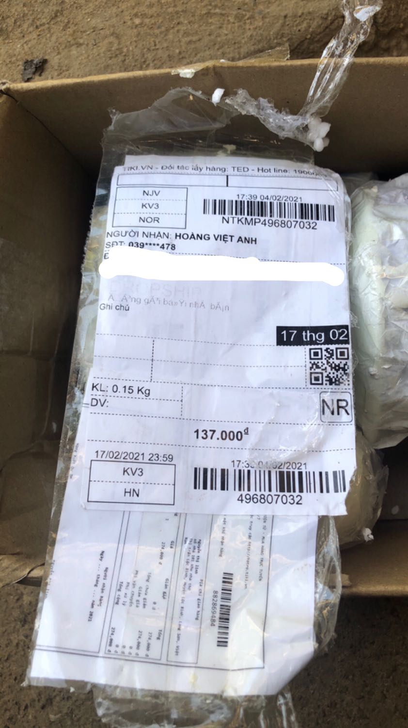 giao nhầm hàng
đặt quấn cổ tay mà mở ra lại là ấm chén