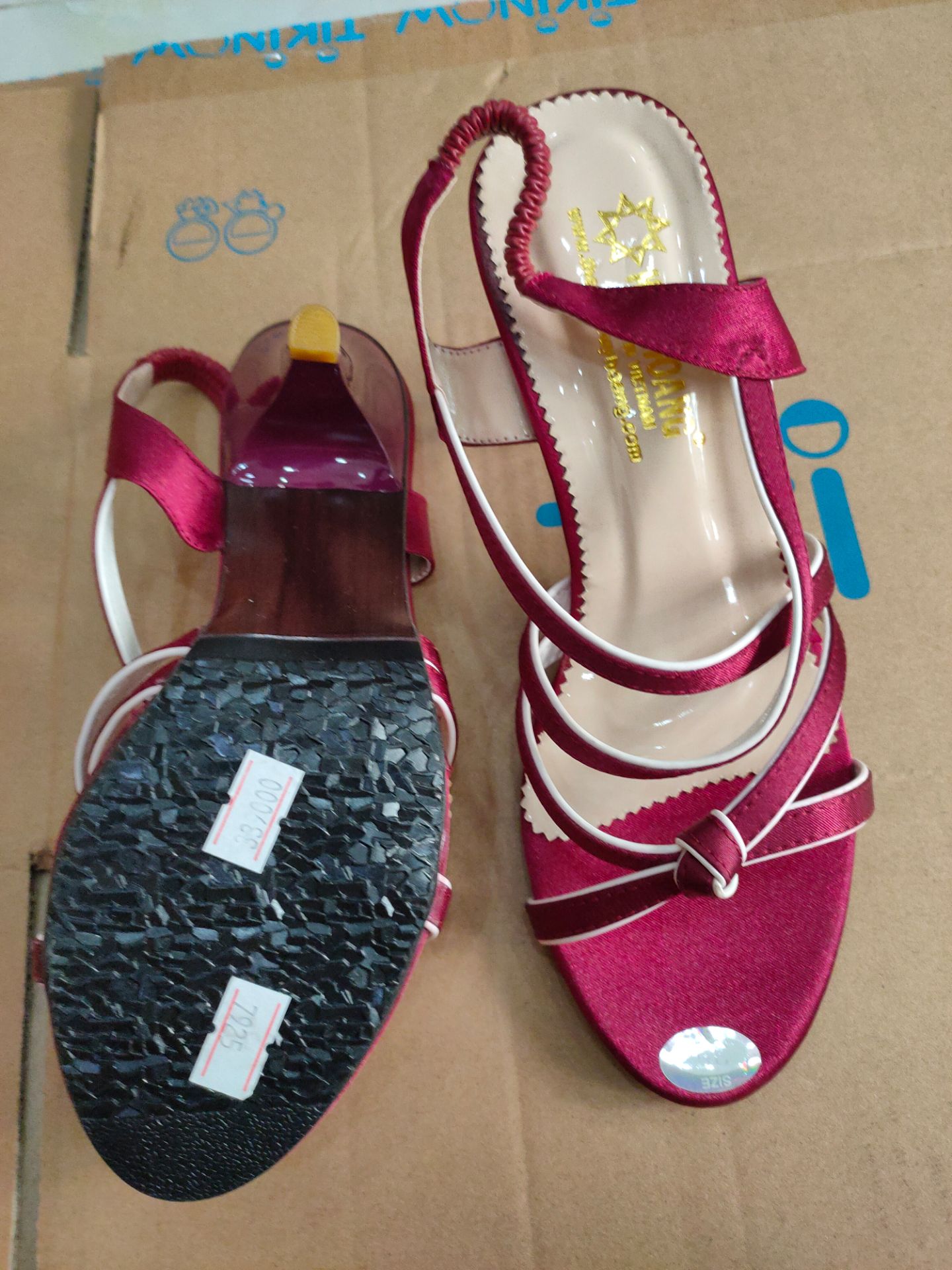 Giày đẹp... Giao hàng nhanh, sản phẩm chắc chắn... Ok