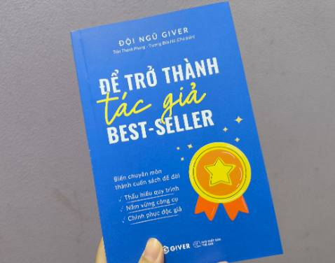 Mua tặng cho 1 người bạn, Sách đẹp, giao hàng nhanh.