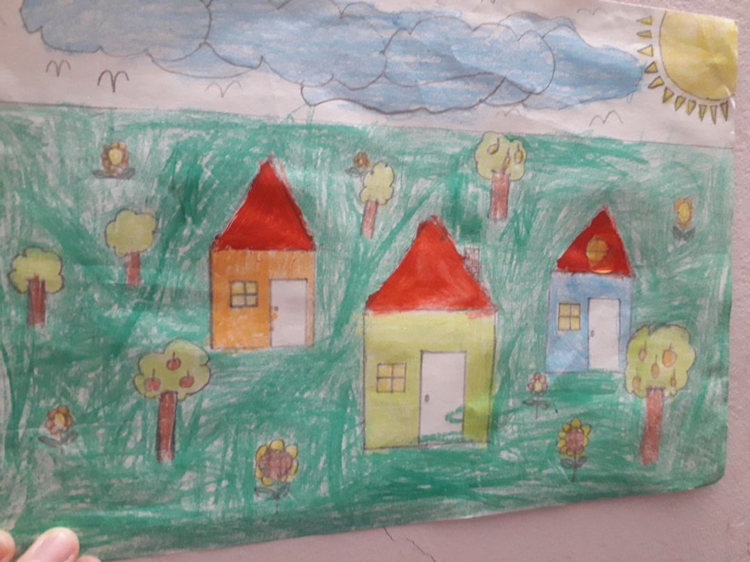 không có ảnh sẵn nên lấy tạm ảnh treo tường em trai vẽ. shop gói hàng cẩn thận, shipper nhiệt tình tuy nhiên vì ở xa nên ship hơi lâu