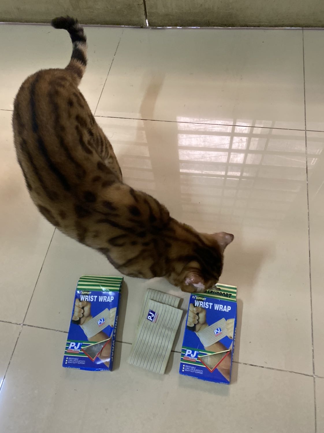 Đeo vừa vặn, để bảo vệ cổ tay khi tập yoga ?‍♀️ ?‍♀️