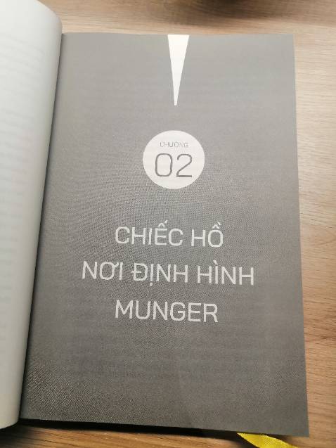 Sách viết về tỷ phú Charlie Munger, cực kỳ cuốn. 

Shop giao hàng nhanh, 5 sao nha shop