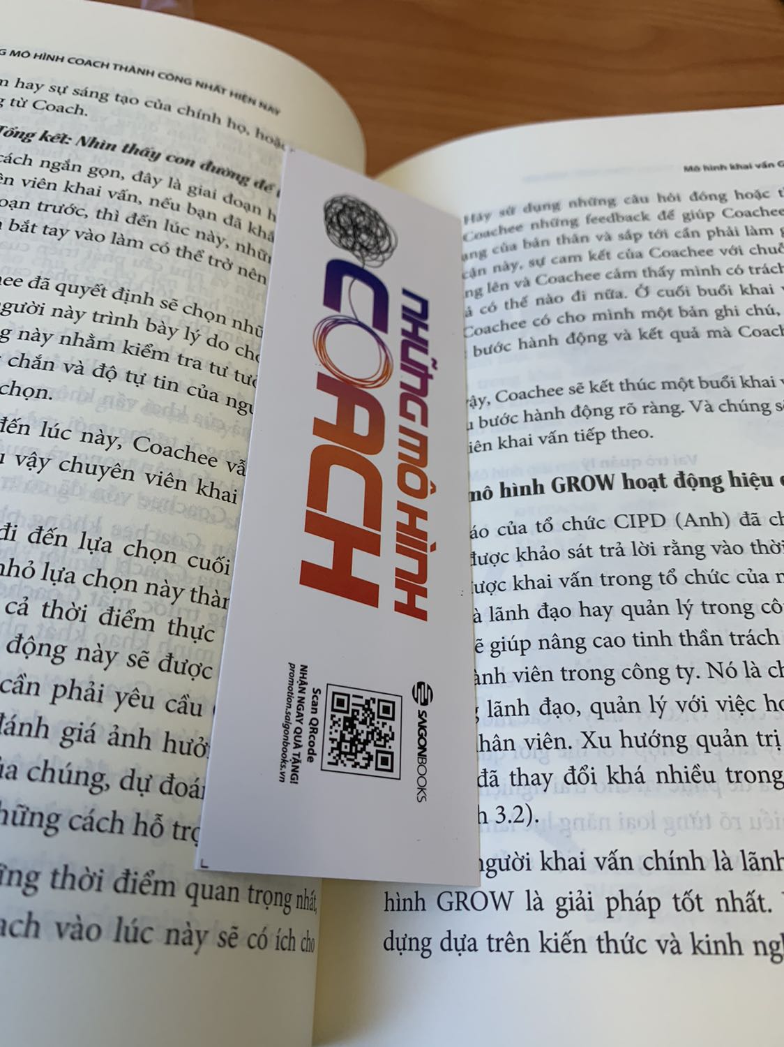 Đóng gói và bảo quản sách tốt. Chưa đọc nên chưa đánh giá đc nội dung, nhưng mà đọc sơ thì thấy trình bày dễ hiểu, có thể cung cấp những kiến thức nền về lĩnh vực khai vấn này.