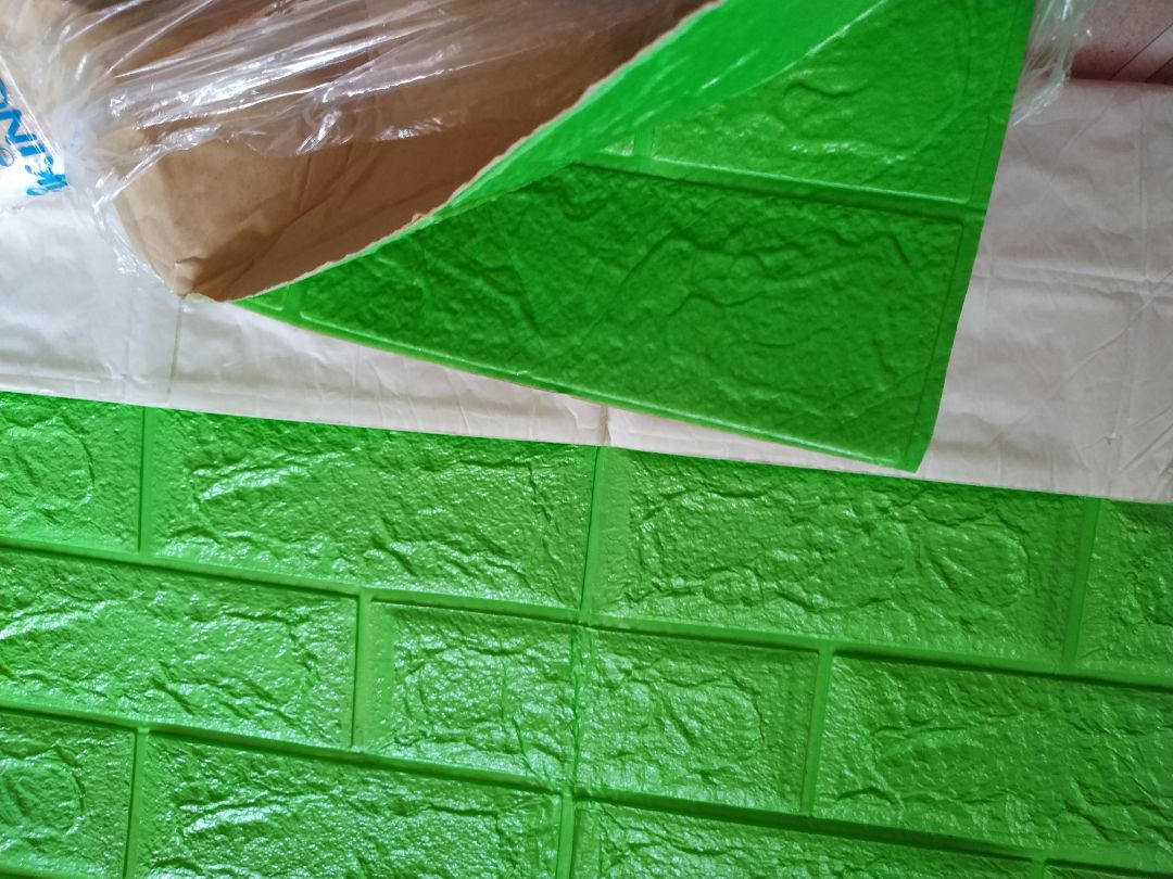 mình nhận được hàng thất vọng với Tiki thực sự. Nên kiểm tra kỹ chất lượng hàng hóa từ các nhà bán hàng. hình ảnh mình so sánh vs miếng dán mình mua bên ***. nhận hàng không muốn mở ra luôn nhưng mình vẫn mở ra chụp so sánh cho mọi người thấy, mọi người nên cân nhắc khi chọn mua sản phẩm này.