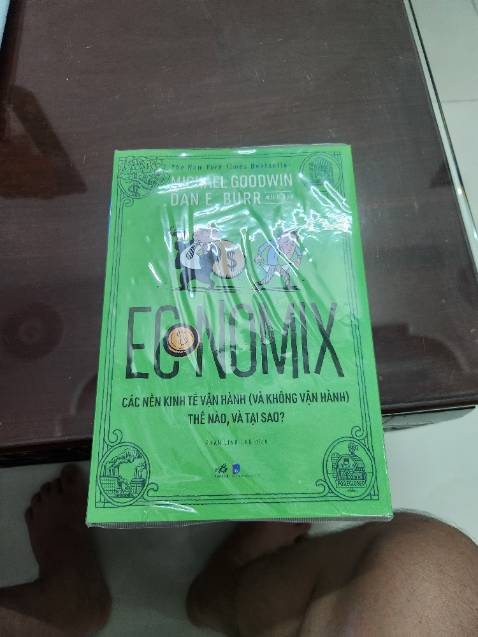 Các kiến thức kinh tế được minh họa qua hình ảnh khá vui nhộn. Thích hợp cho người có kiến thức nền nhưng muốn ôn lại.
Đợt này Tiki bao sách ko được đẹp, sách ko có bookmark